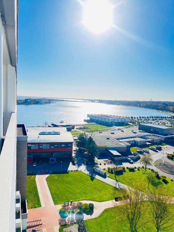 Derzeit Beliebt - Phaenomenaler Ausblick Auf Binnen- Und Ostsee Heiligenhafen Buitenkant foto